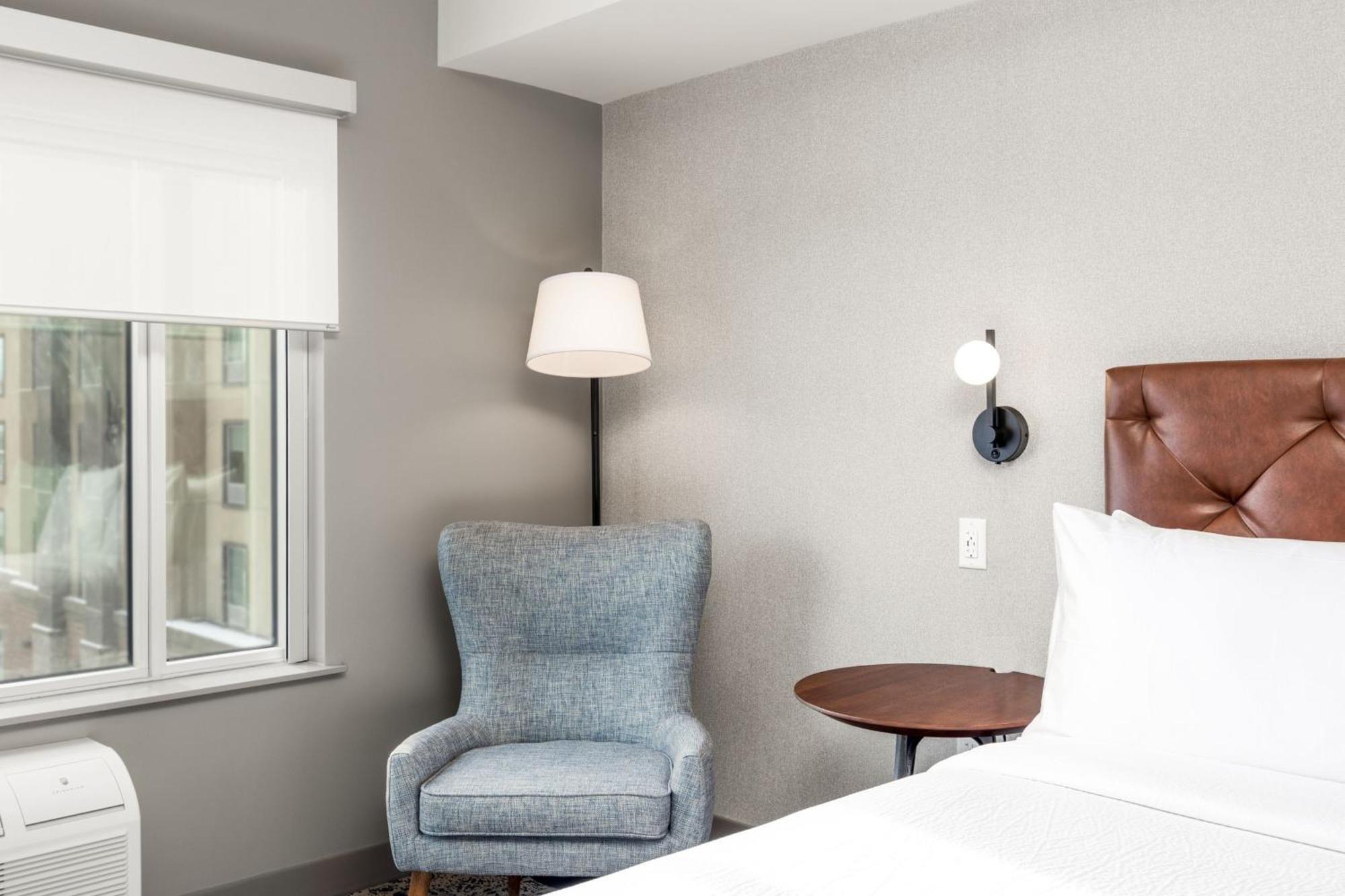 Four Points By Sheraton Kelowna Airport Exterior foto